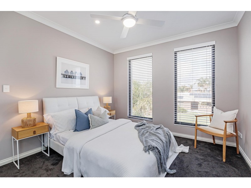 10 Hoylake Crescent, West Lakes SA 5021