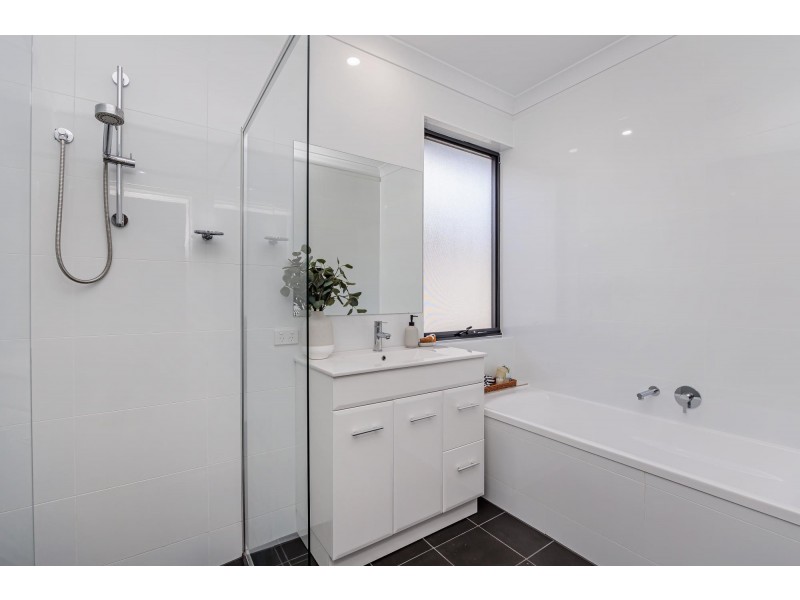 10 Hoylake Crescent, West Lakes SA 5021