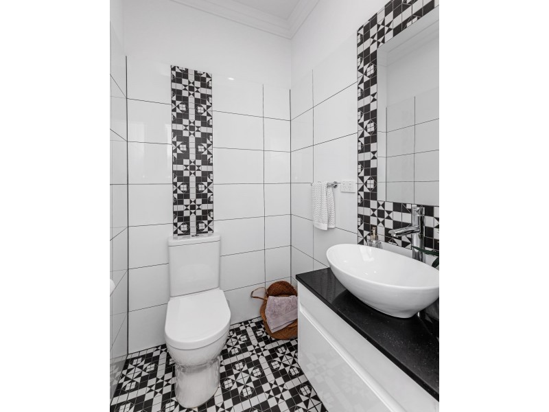 10 Hoylake Crescent, West Lakes SA 5021