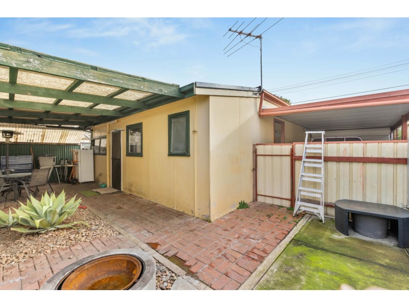 16 Russell Street, Ethelton SA 5015