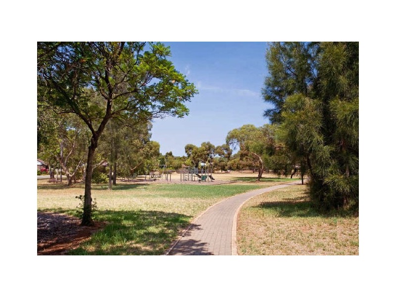 11 Arlington Close, Salisbury Heights SA 5109