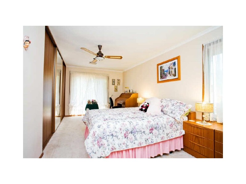 11 Arlington Close, Salisbury Heights SA 5109