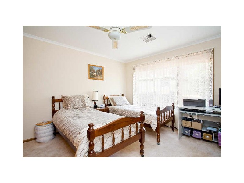 11 Arlington Close, Salisbury Heights SA 5109