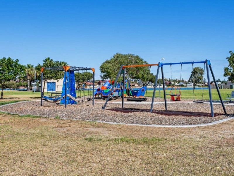 77 Brebner Drive, West Lakes SA 5021