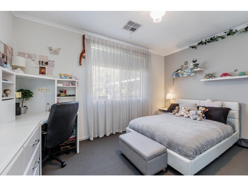 25 Halsey Road, Fulham SA 5024