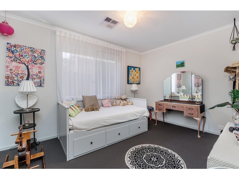 25 Halsey Road, Fulham SA 5024