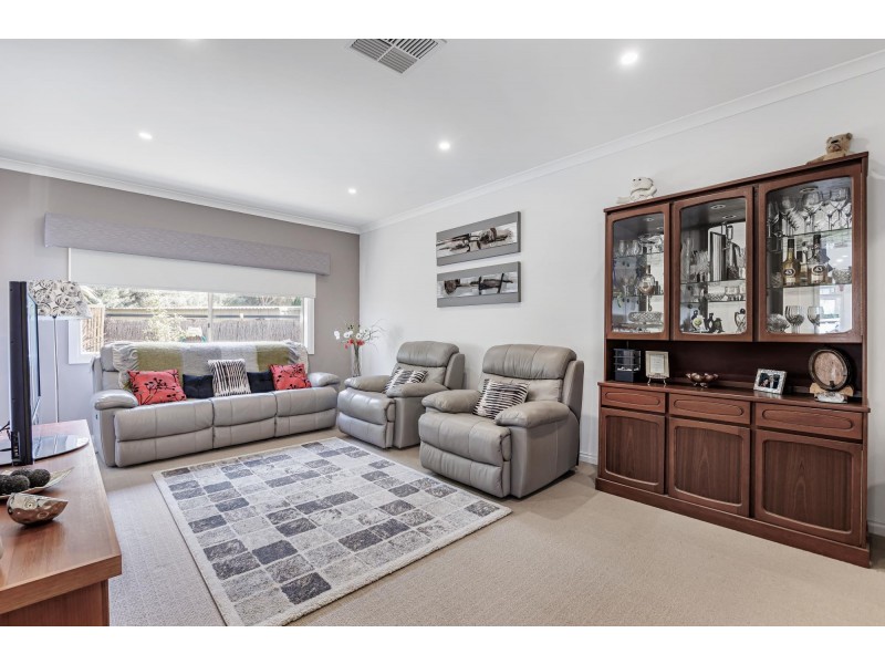 27a Heysen Crescent, West Lakes Shore SA 5020