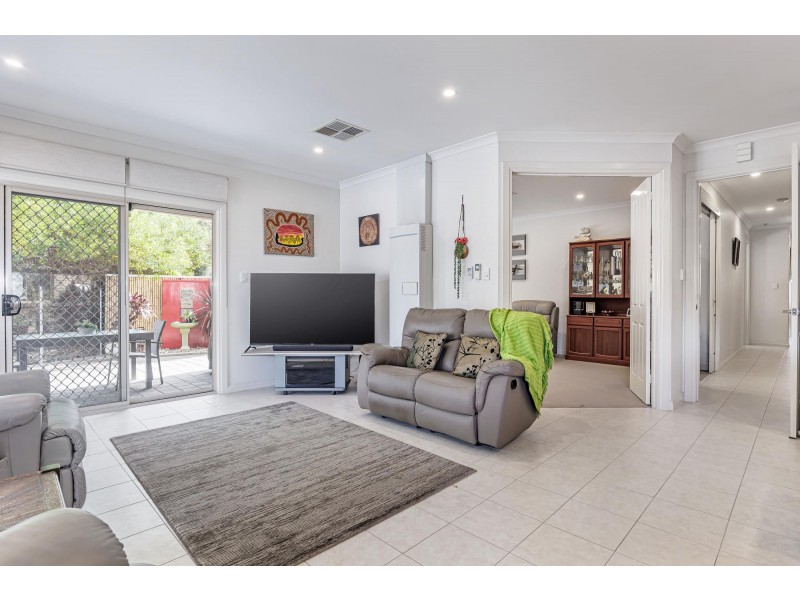 27a Heysen Crescent, West Lakes Shore SA 5020