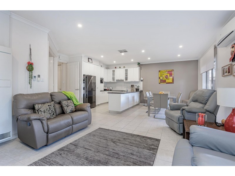 27a Heysen Crescent, West Lakes Shore SA 5020