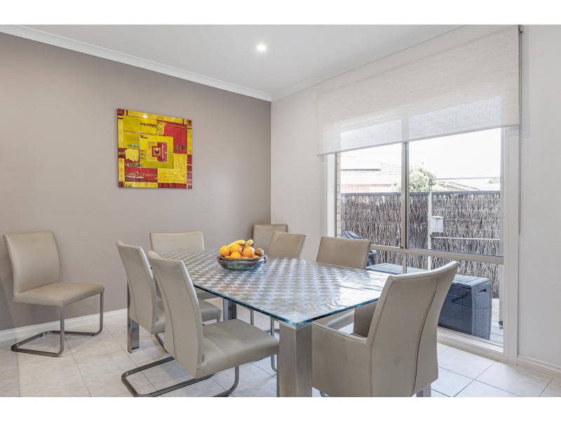 27a Heysen Crescent, West Lakes Shore SA 5020