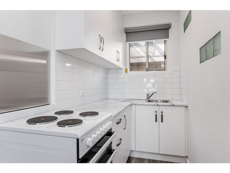 2/52 Seaview Road, West Beach SA 5024
