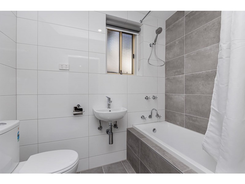 2/52 Seaview Road, West Beach SA 5024