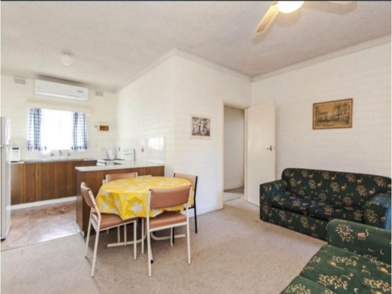 2/90 Seaview Road, West Beach SA 5024