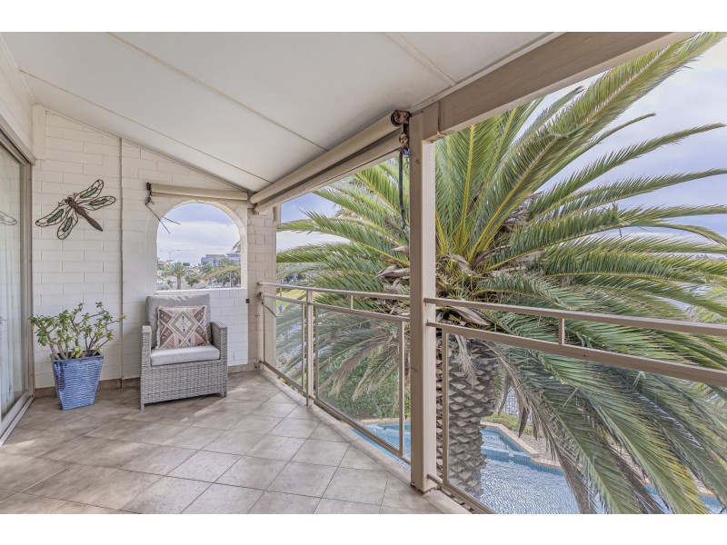 12/242 Trimmer Parade, West Lakes SA 5021