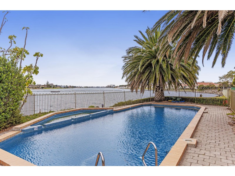 12/242 Trimmer Parade, West Lakes SA 5021