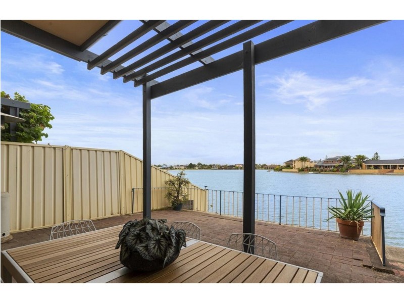 15/39 Lochside Drive, West Lakes SA 5021