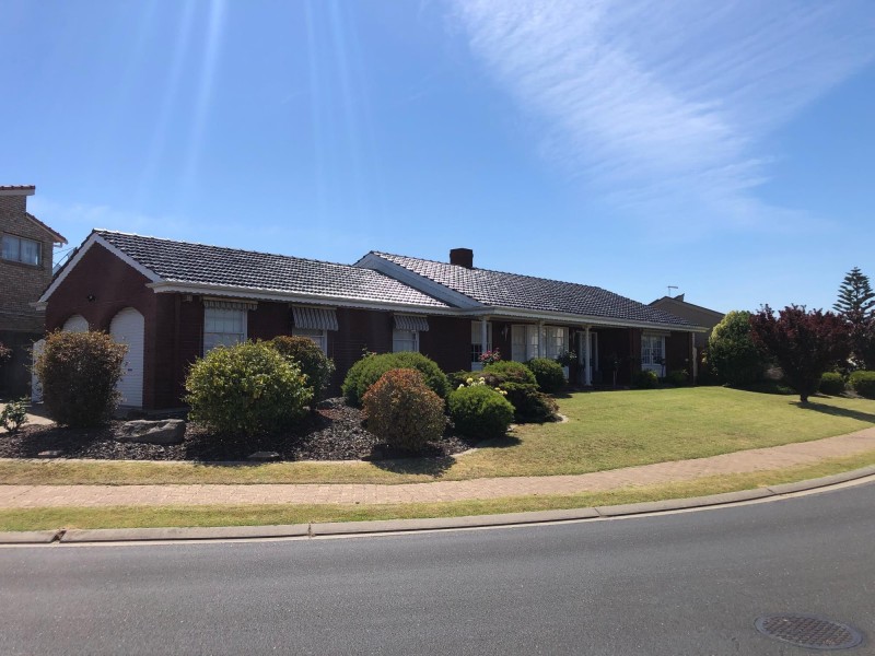 30 Sir John Marks Drive, West Lakes SA 5021