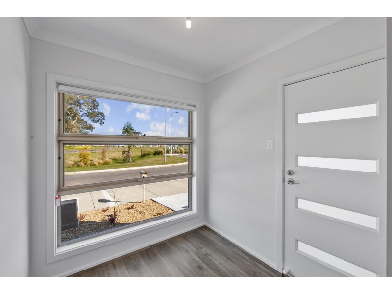 35 Victoria Way, Mansfield Park SA 5012