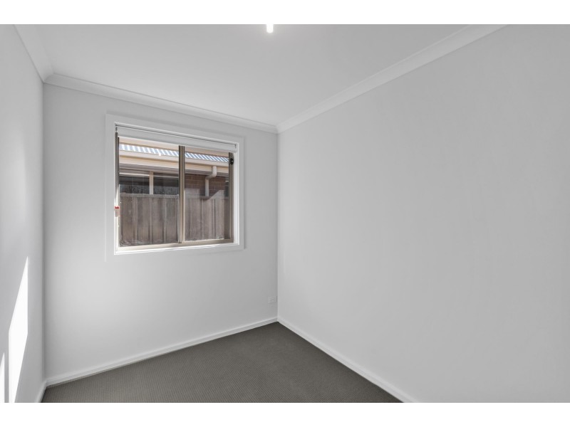 35 Victoria Way, Mansfield Park SA 5012