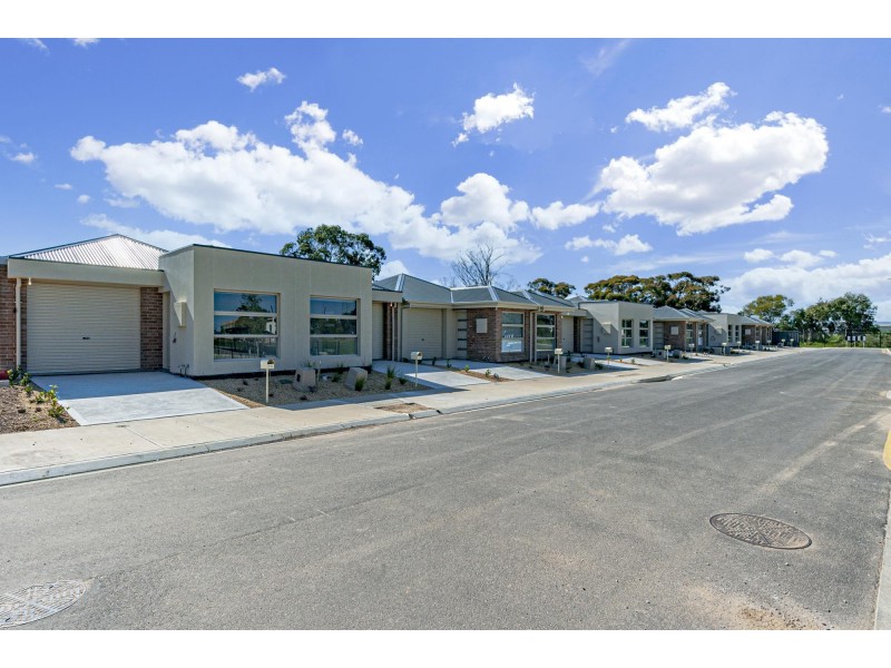 35 Victoria Way, Mansfield Park SA 5012