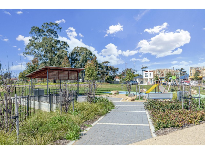35 Victoria Way, Mansfield Park SA 5012