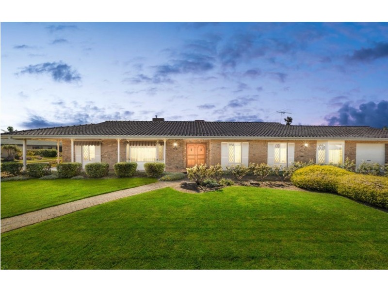 1 Barbados Court, West Lakes SA 5021