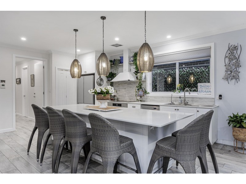 14 Zephyr Grove, Semaphore Park SA 5019