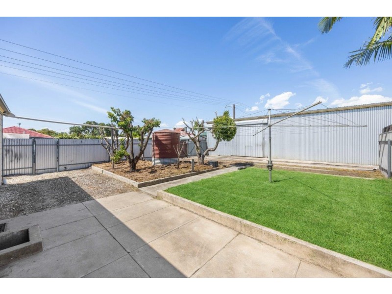 30 McGregor Terrace, Rosewater SA 5013