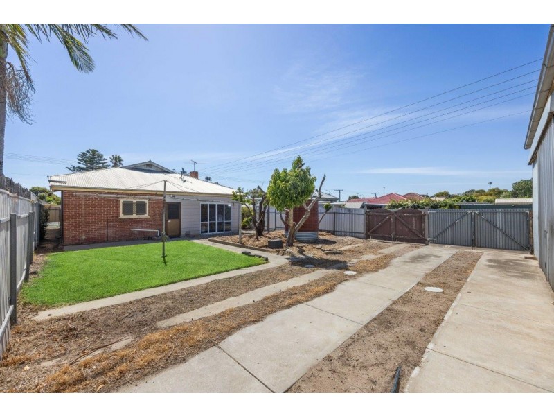 30 McGregor Terrace, Rosewater SA 5013