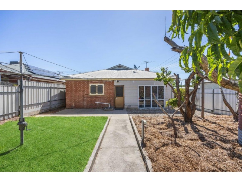 30 McGregor Terrace, Rosewater SA 5013