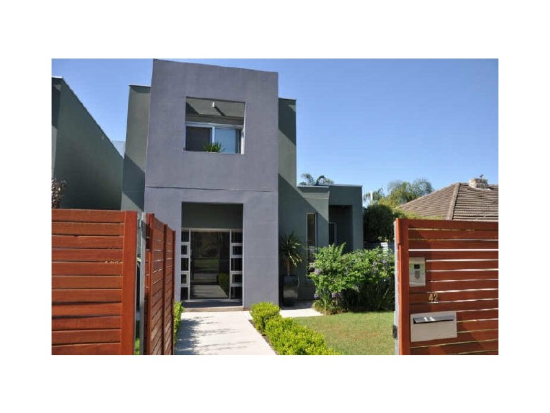 42 Chambers Avenue, Henley Beach SA 5022