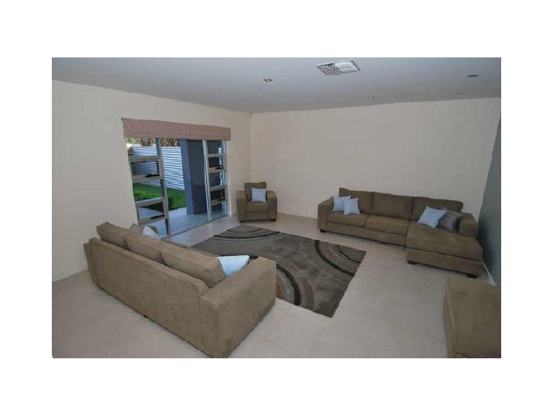 42 Chambers Avenue, Henley Beach SA 5022