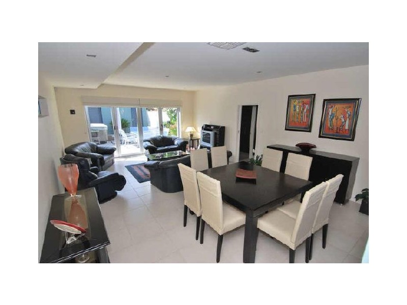 42 Chambers Avenue, Henley Beach SA 5022