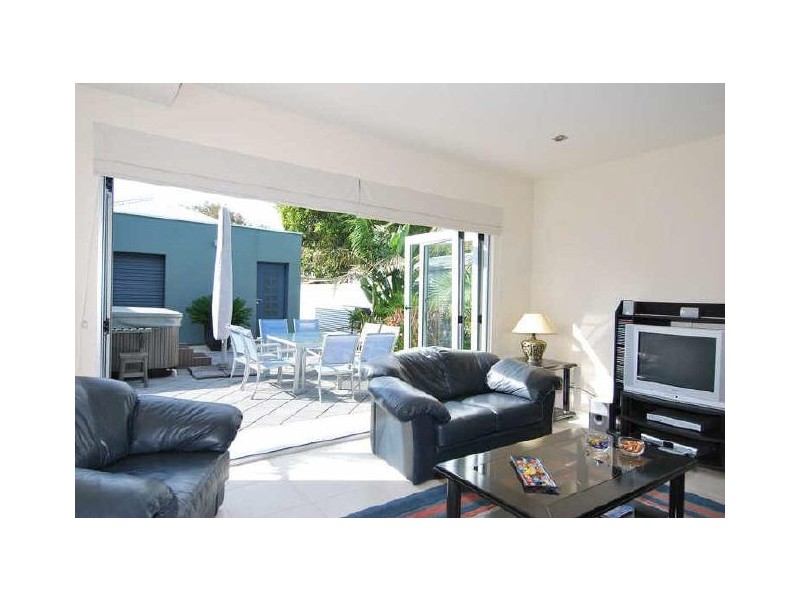 42 Chambers Avenue, Henley Beach SA 5022