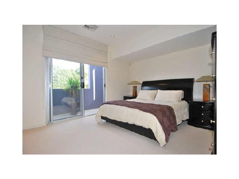 42 Chambers Avenue, Henley Beach SA 5022