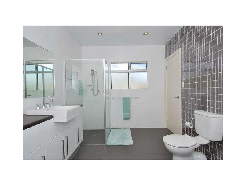 42 Chambers Avenue, Henley Beach SA 5022