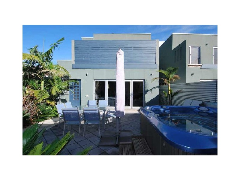 42 Chambers Avenue, Henley Beach SA 5022