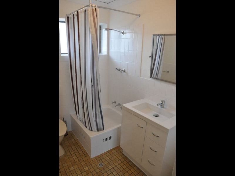 21 Sportsmans Drive, West Lakes SA 5021