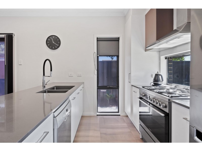 67 Trimmer Parade, Findon SA 5023