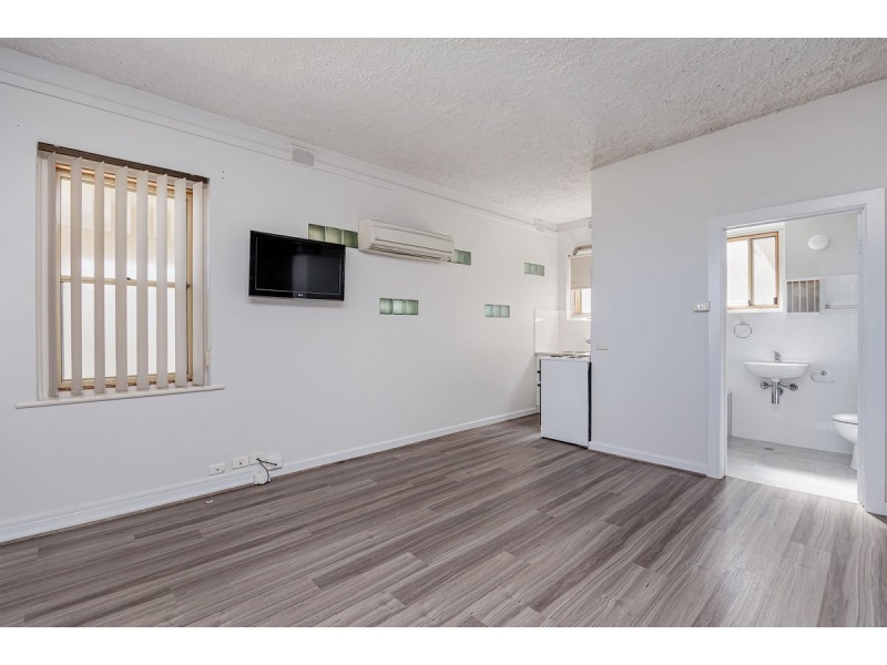 1/52 Seaview Road, West Beach SA 5024