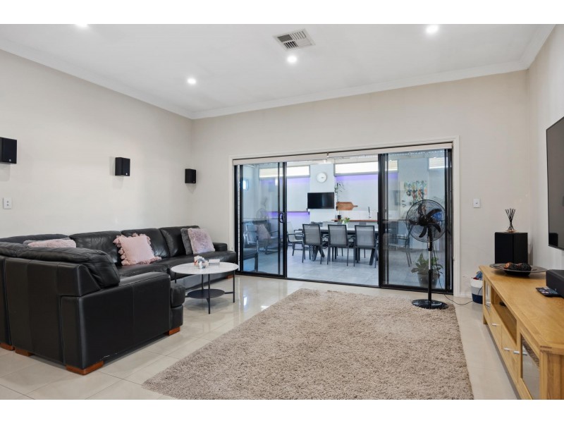 1 Minns Street West, Seaton SA 5023