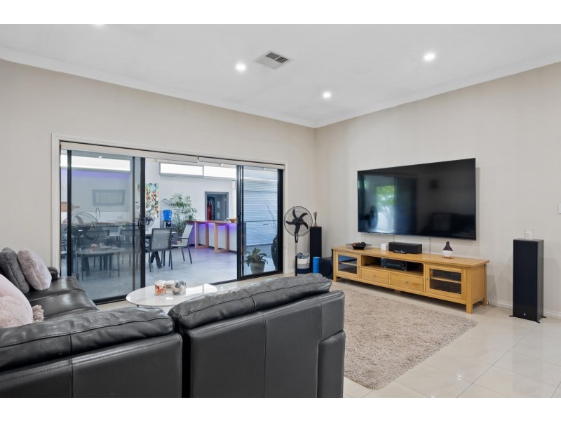 1 Minns Street West, Seaton SA 5023
