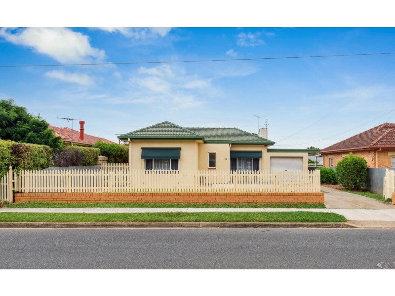10 Kingborn Avenue, Seaton SA 5023
