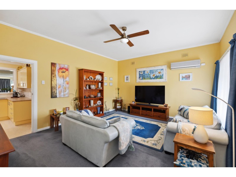 10 Kingborn Avenue, Seaton SA 5023