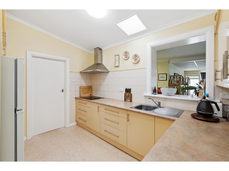 10 Kingborn Avenue, Seaton SA 5023