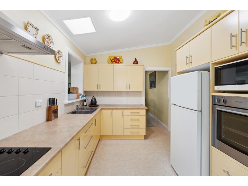 10 Kingborn Avenue, Seaton SA 5023