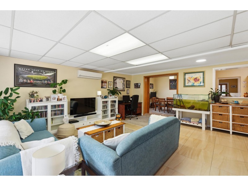 10 Kingborn Avenue, Seaton SA 5023