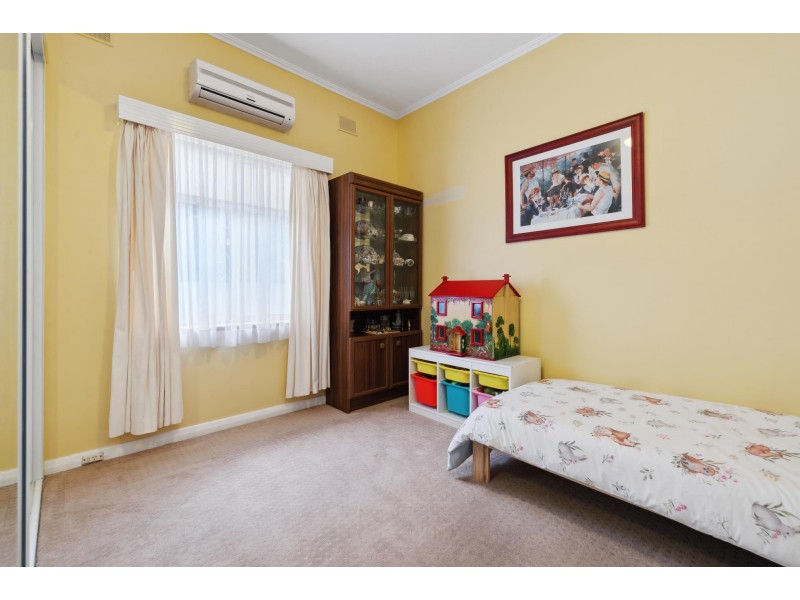 10 Kingborn Avenue, Seaton SA 5023