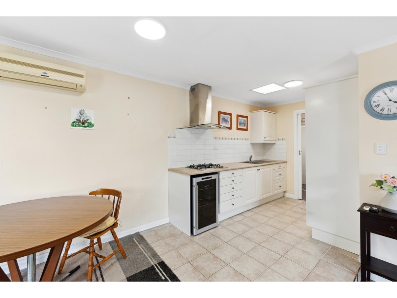 10 Kingborn Avenue, Seaton SA 5023