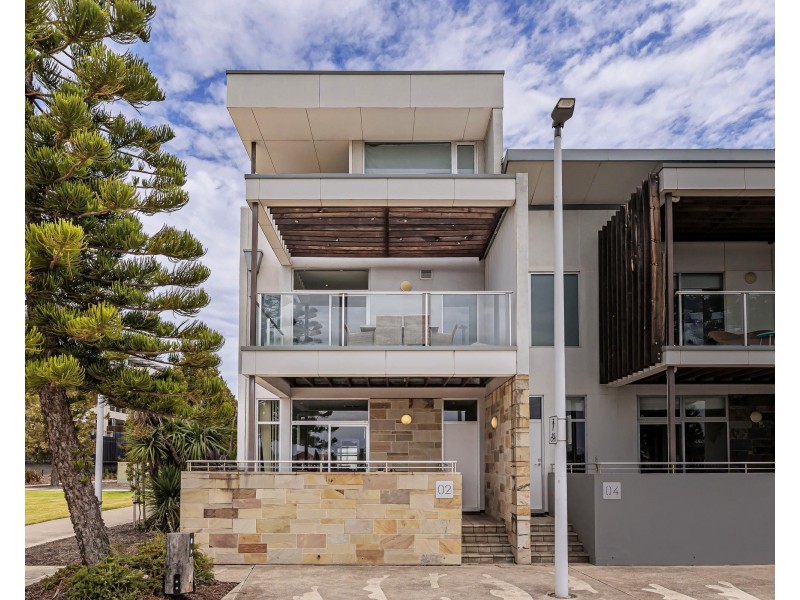2 Parri Crescent, New Port SA 5015